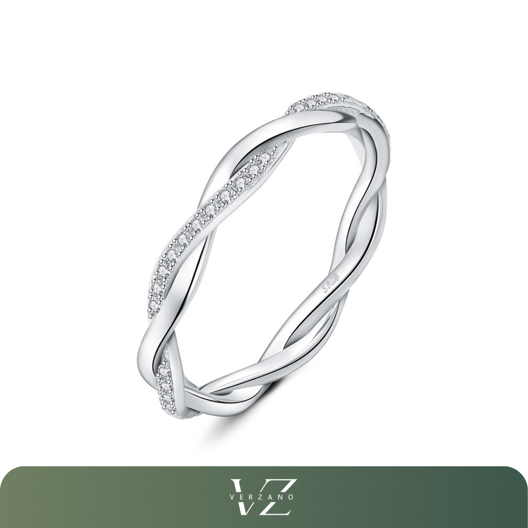 Anel empilhável Éternelle em prata esterlina 925 com moissanite, design clássico e luxuoso, ideal para noivados e casamentos.