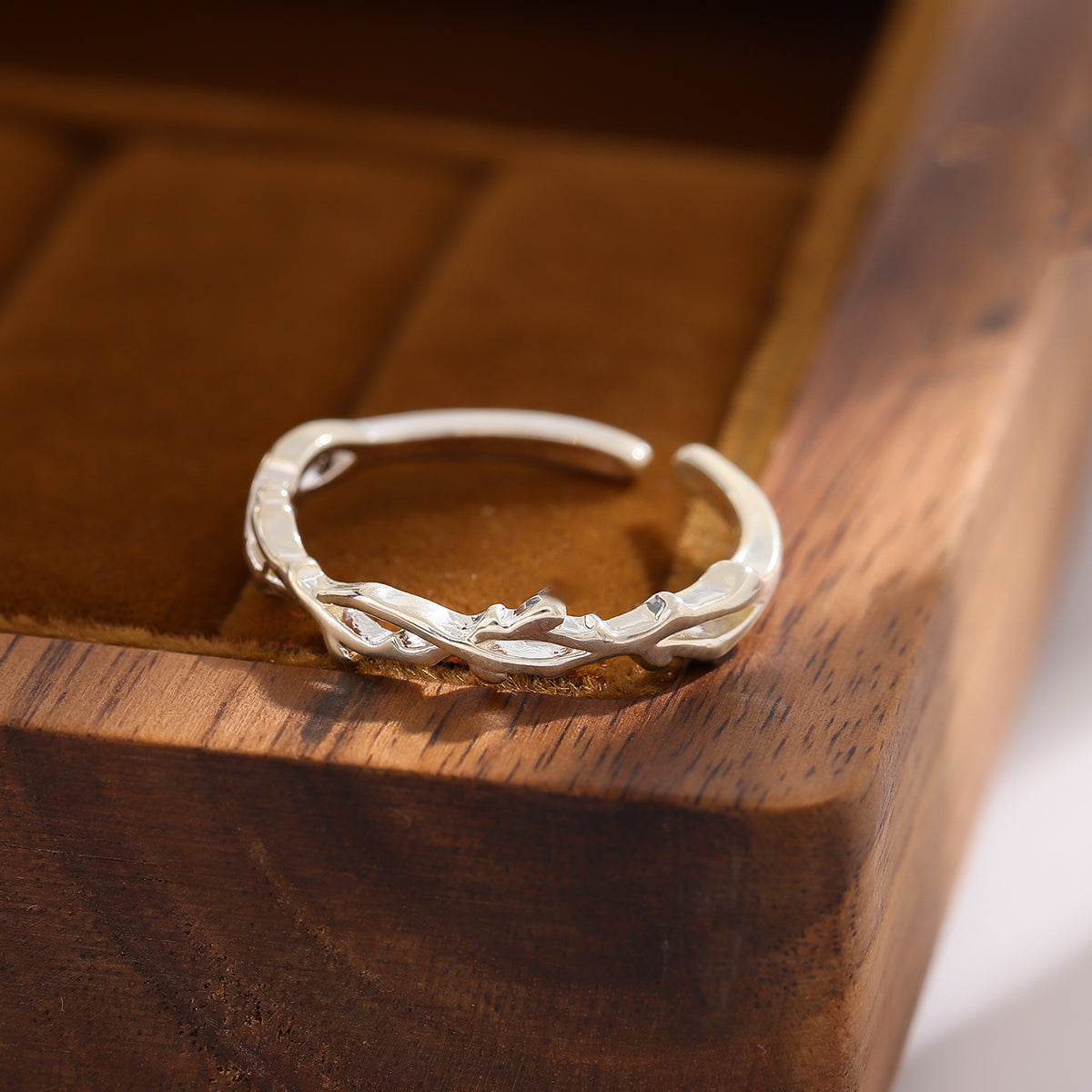 Anel ajustável em prata esterlina 925 com design de galho de espinho – joia sofisticada e natural para mulheres