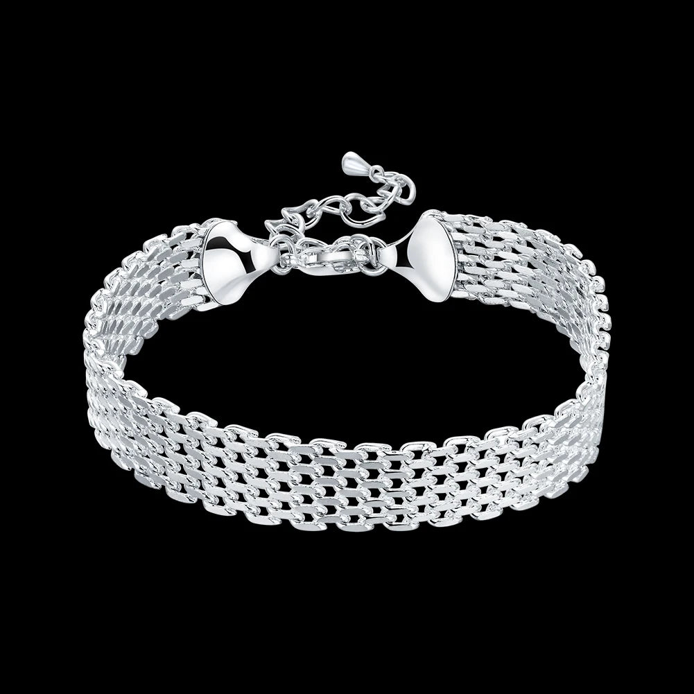 Pulseira Elegância Tecida da Verzano® em prata esterlina 925 com corrente de tecelagem refinada, ideal para mulheres em eventos elegantes.