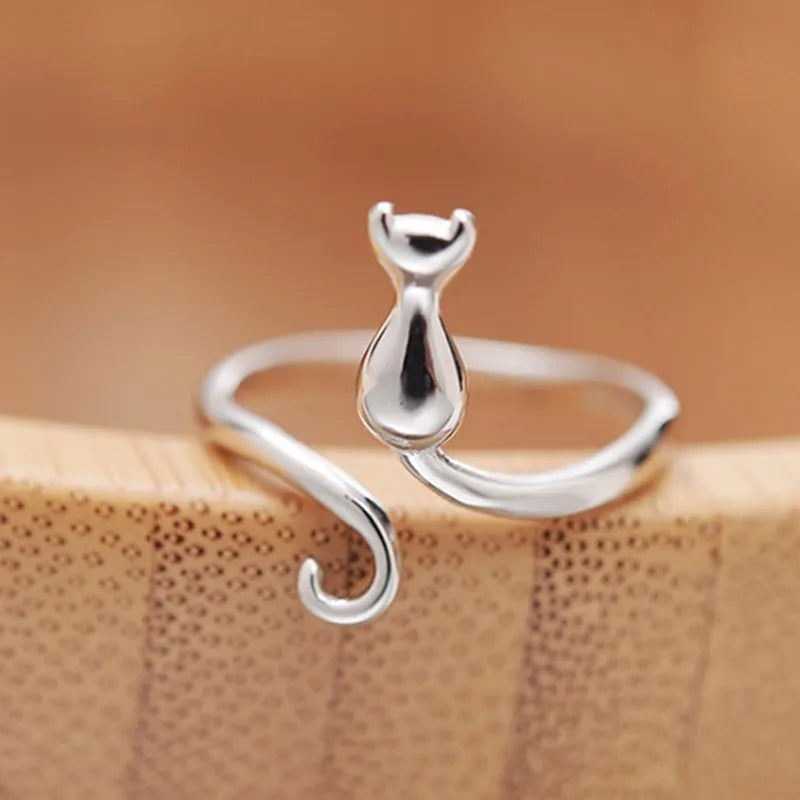 Anel de prata esterlina 925 com design de gato, elegante e luxuoso, perfeito para festas e noivado.