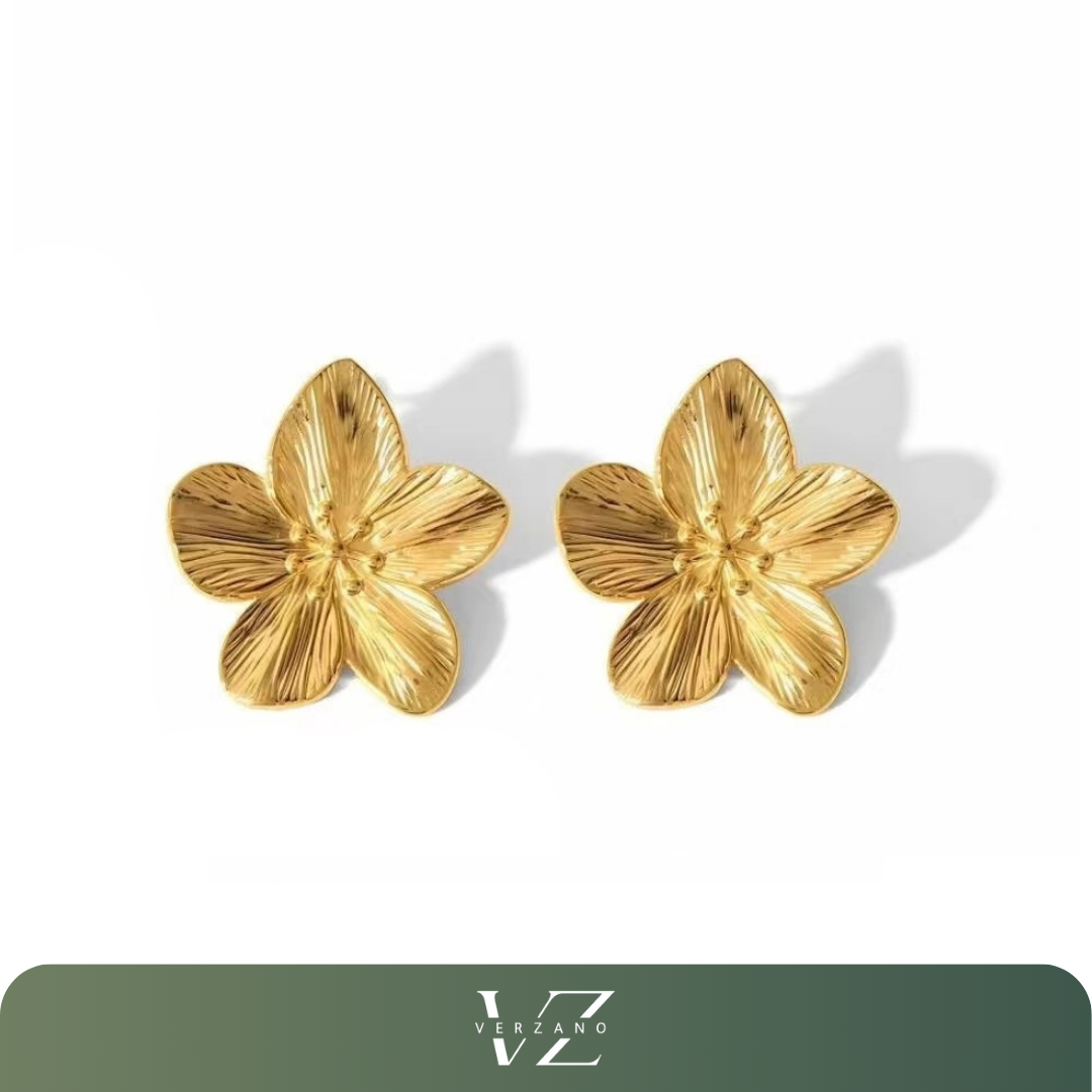 Brincos Femininos Flor Vintage Verzano® – dourado, design floral clássico, estilo sofisticado e elegante, ideal para presentes e eventos especiais.