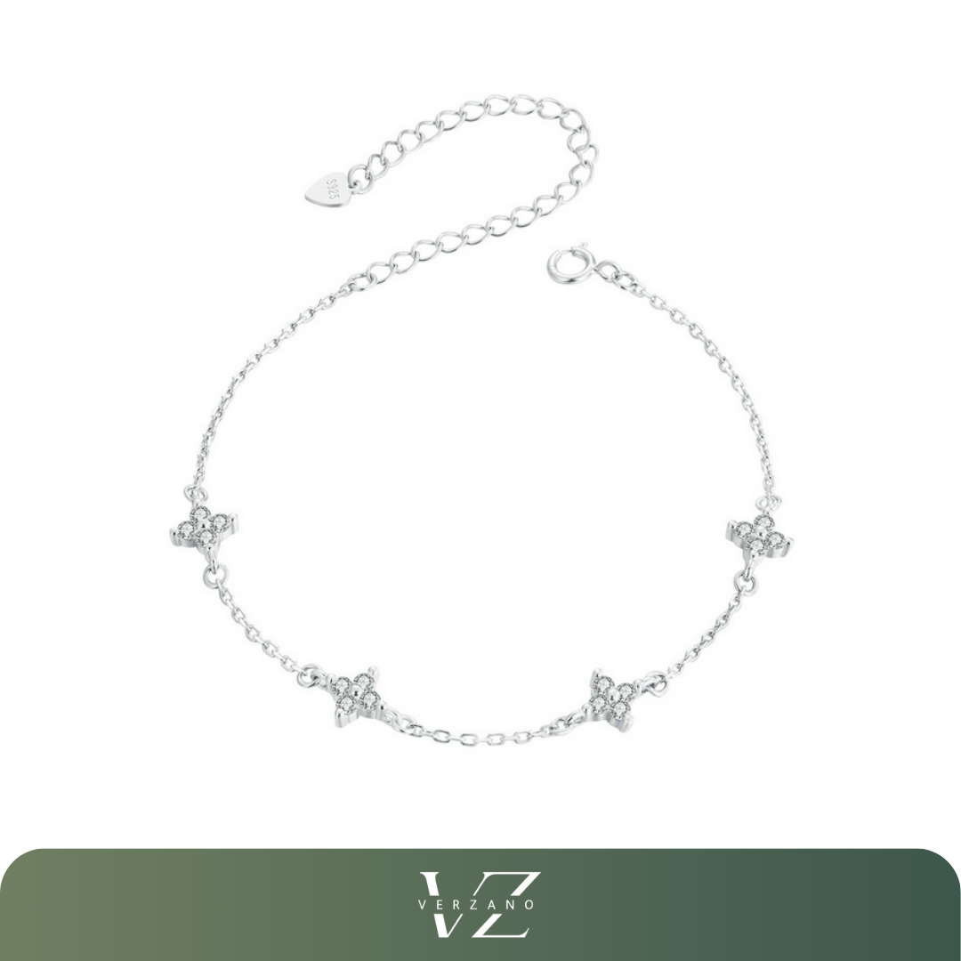 Pulseira feminina em prata esterlina 925 com flor de zircão brilhante e banho de ouro branco, design clássico e sofisticado.