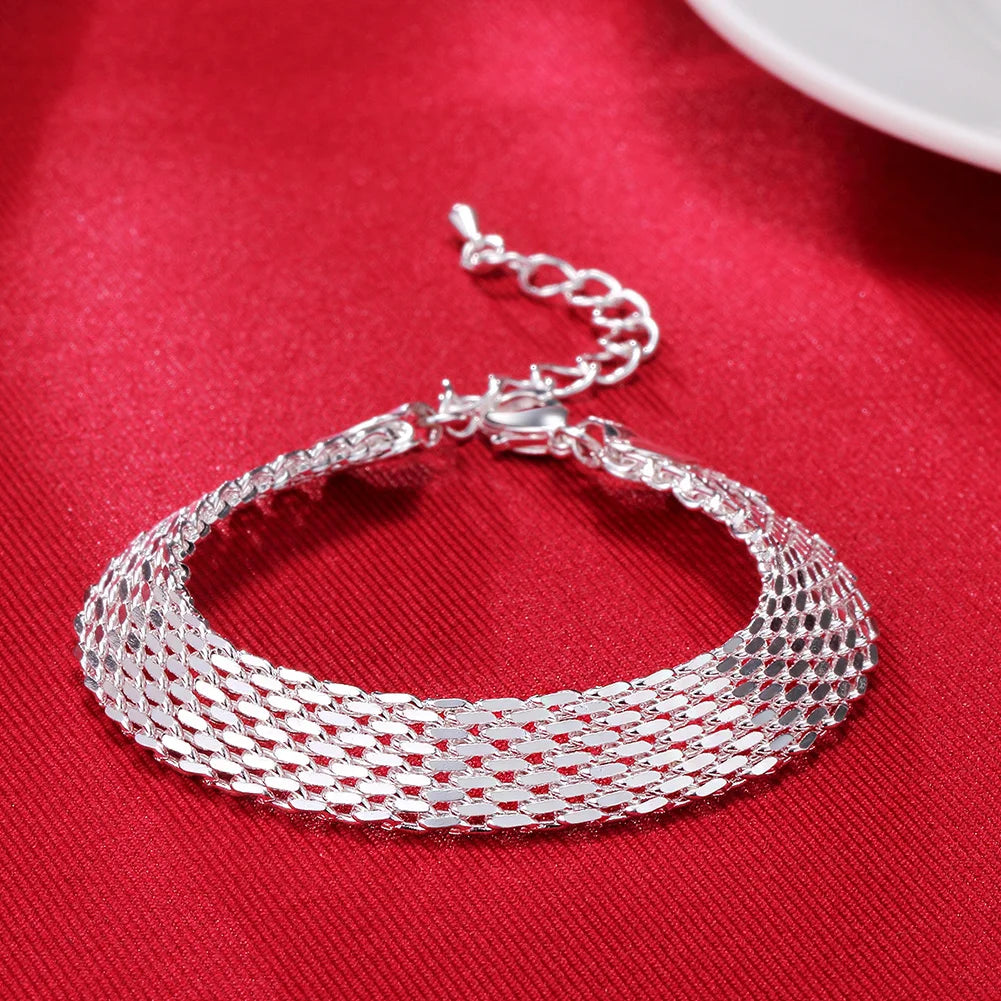 Pulseira Elegância Tecida da Verzano® em prata esterlina 925 com corrente de tecelagem refinada, ideal para mulheres em eventos elegantes.