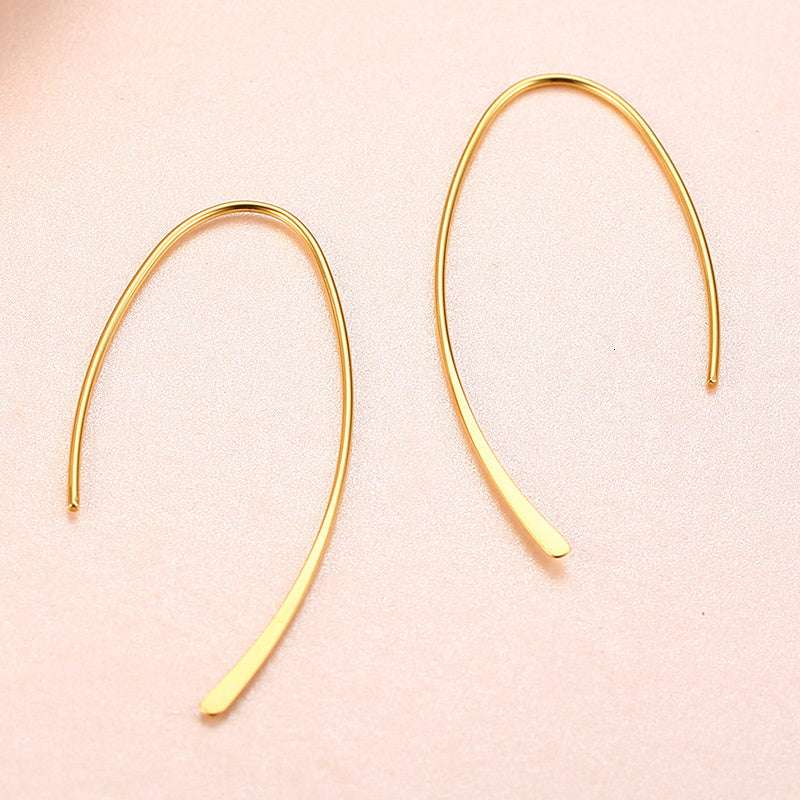 Brincos de argola geométricos minimalistas em aço inoxidável dourado ou prateado, design elegante e sofisticado para mulheres modernas.