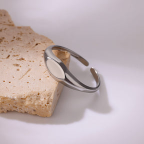 Anel oval dourado ajustável em aço inoxidável com design sofisticado – Verzano®.