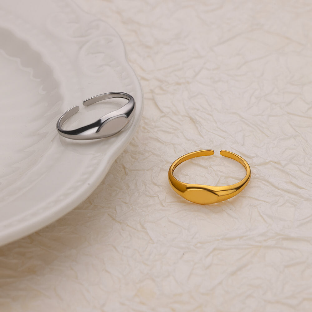 Anel oval dourado ajustável em aço inoxidável com design sofisticado – Verzano®.