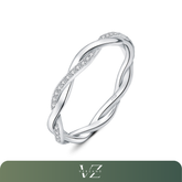 Anel empilhável Éternelle em prata esterlina 925 com moissanite, design clássico e luxuoso, ideal para noivados e casamentos.