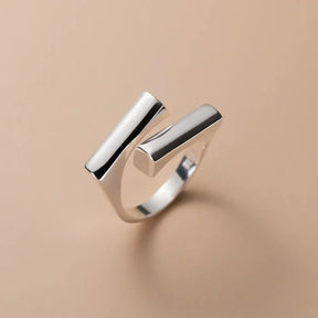Anel de prata esterlina 925 com design simples e único, pedra de zircão, estilo vintage e artesanal, ideal para festas e presentes
