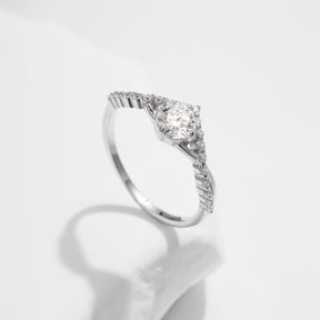 Anel Solitário Impériale Moissanite Verzano em detalhe