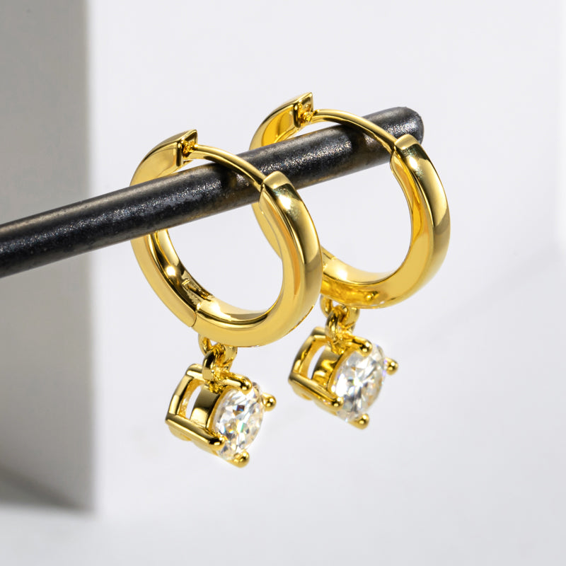 Brinco Ponto de Luz Pendente Banhado a Ouro Verzano®