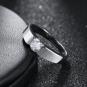 Anel clássico em prata esterlina 925 com cristal brilhante, ideal para noivado e casamento,